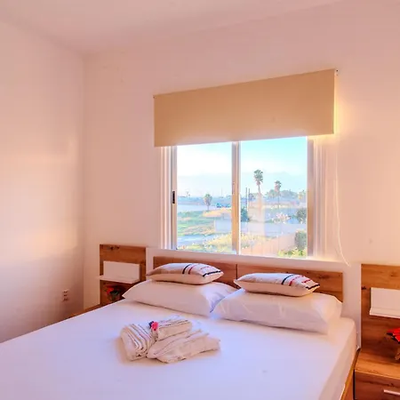 Telmar Port Sea View - 10 Minutes Walk From Finikoudes Apartmán *