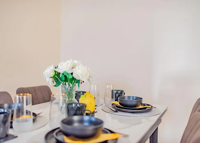 Telmar Port View - 10 Minutes Walk From Finikoudes Λάρνακα