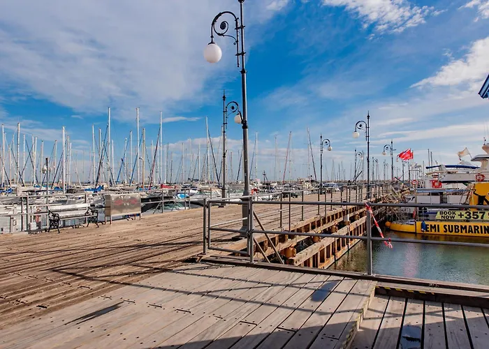 Telmar Port Sea View - 10 Minutes Walk From Finikoudes * Lárnaca