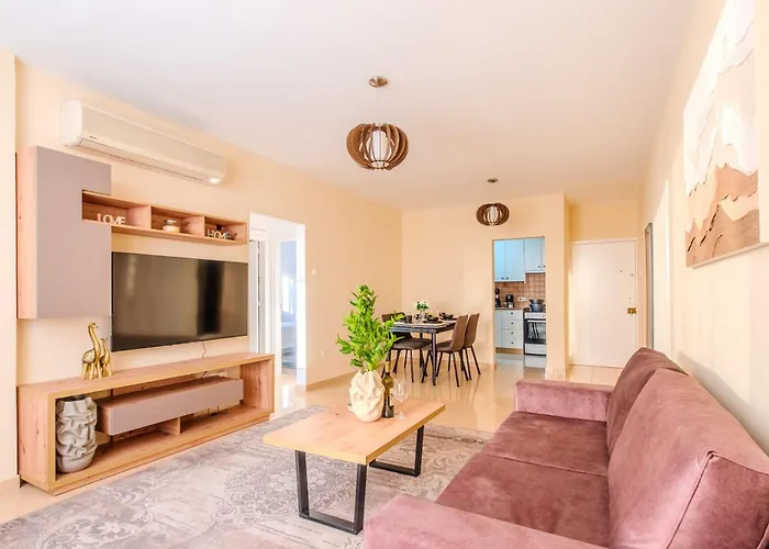 Telmar Port View - 10 Minutes Walk From Finikoudes * Ларнака