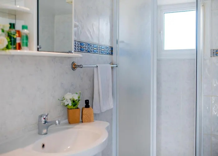 Telmar Port View - 10 Minutes Walk From Finikoudes Апартаменты