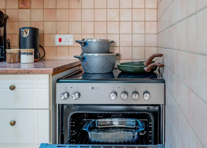 Telmar Port View - 10 Minutes Walk From Finikoudes Ларнака