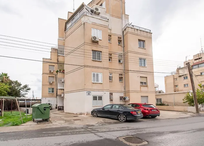 Апартаменты Telmar Port View - 10 Minutes Walk From Finikoudes Ларнака